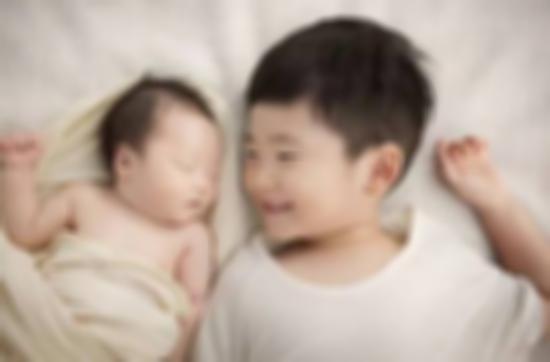 狠心让宝宝哭了一小时，不管有什么危险后果？