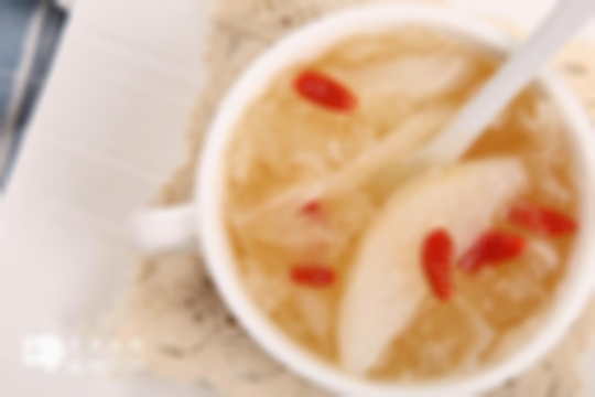 孕妇不能吃银耳的传言不实，适量食用对胎儿好
