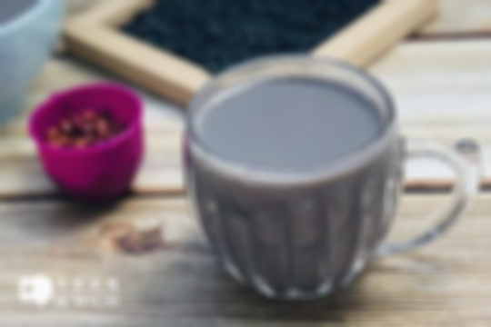 产妇分娩后需注意情绪管理，生气会影响乳汁分泌