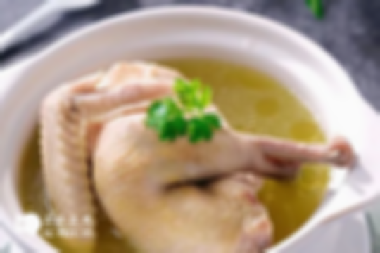 老母鸡汤催奶真的有效吗？搭配这些食材效果显著