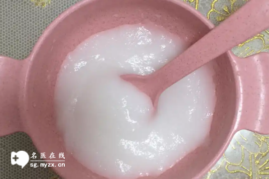 宝宝婴幼儿期体质差怎么办？这5大类药物建议常备，必要时可预防