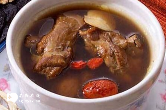一文看懂产后贫血如何食补，3大食谱推荐及注意事项全览，快速恢复活力！