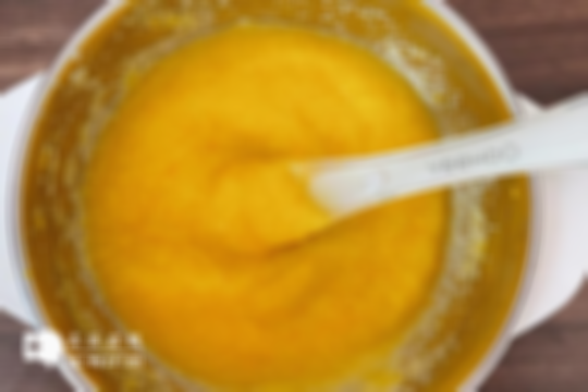 四个月宝宝吃苹果辅食攻略：怎么制作、如何食用能促进吸收，千万学仔细了！